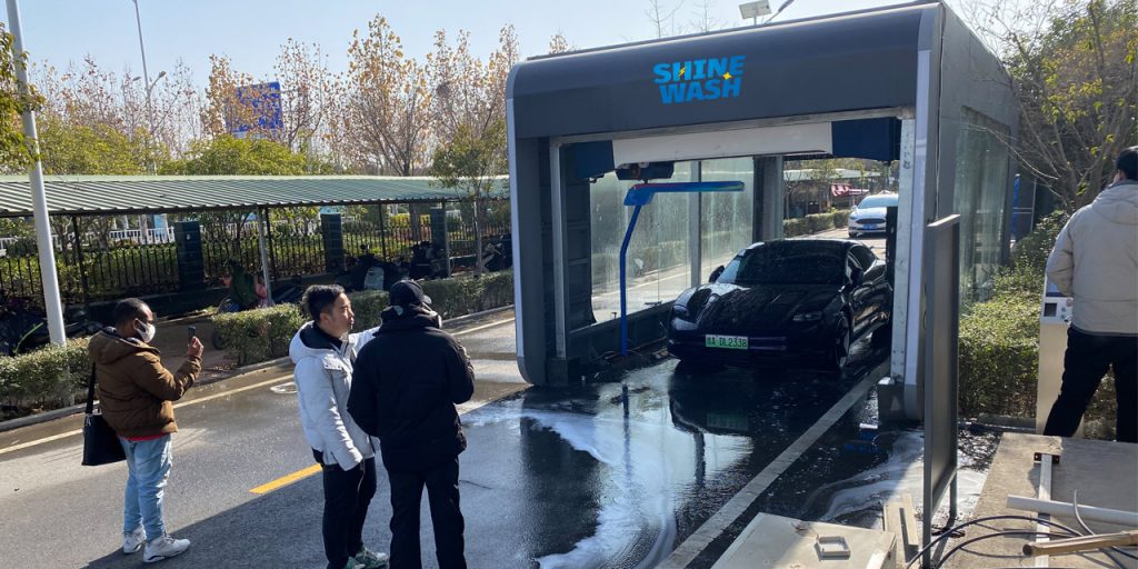 Rwandan customers inspect the factory and order car washing equipment