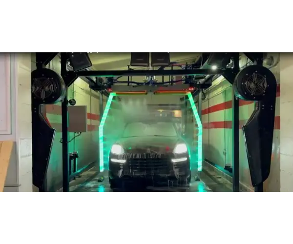 The American Customer Is Currently Debugging a Dual-arm Touchless Car Wash System