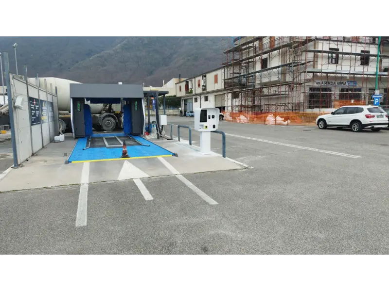 The Installation of S9 Rollover Car Wash Machine Is Completed for Shinewash Italian Customer