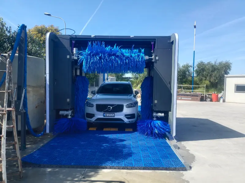 The S9 rollover car wash machine for Shinewash Albanian customer has been successfully installed